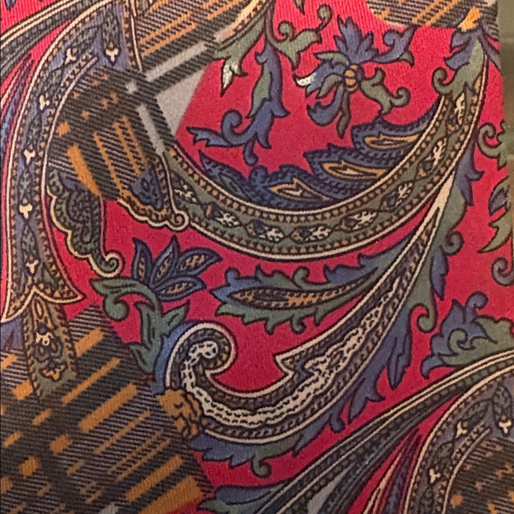 Brittany Ltd Chicago Silk Paisley Patterned Tie in Red Gray Gold Blue Rich Color